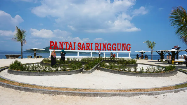 Eksplorasi Keindahan Pantai Sari Ringgung